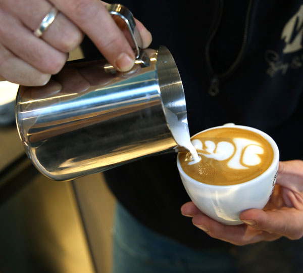 Kippbarer Milchkrug Baristator 420 ml